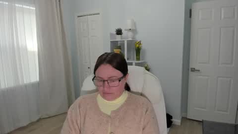 Snapshot of vika7333 chatting on 03/12/25, 02:56 Ukrainian-woman online show from 03/12/25, 02:56