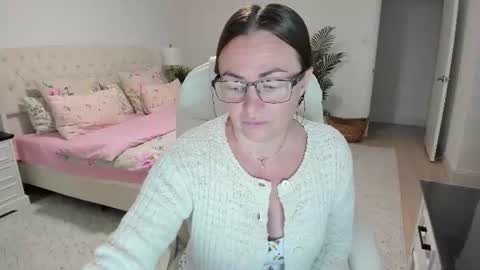 Ukrainian-woman online show from 06/18/26, 10:30
