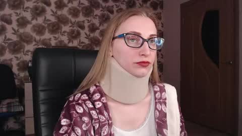 Snapshot of vikaericka chatting on 02/11/25, 09:14 Vika online show from 02/11/25, 09:14