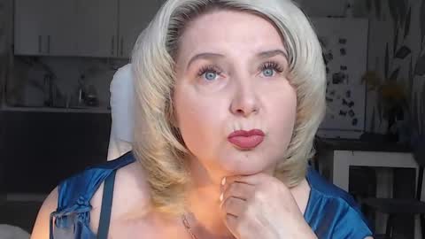 Snapshot of vikaohair chatting on 04/15/26, 08:10 Vikaohair online show from 04/15/26, 08:10
