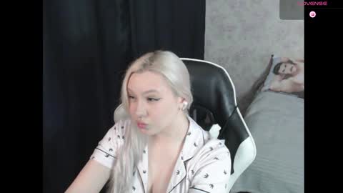 vikapowers online show from 04/10/26, 07:07