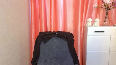 Vika online show from 11/16/25, 10:10