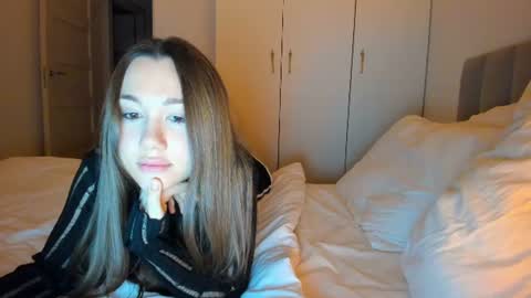 Vika   online show from 06/15/26, 09:39