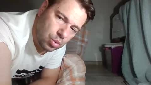  Tom reunz online show from 10/18/25, 06:08