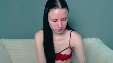 Snapshot of viki_kelt chatting on 12/16/24, 11:28 Viki Kelt online show from 12/16/24, 11:28