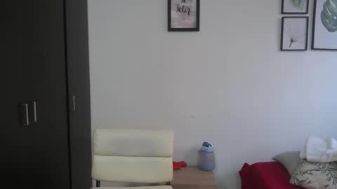 Snapshot of viki_mom chatting on 01/13/25, 03:58 Viki Mom  online show from 01/13/25, 03:58