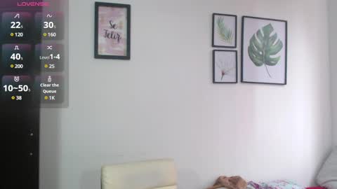 Snapshot of viki_mom chatting on 01/25/25, 04:46 Viki Mom  online show from 01/25/25, 04:46
