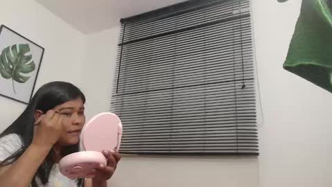 Snapshot of viki_mom chatting on 03/01/25, 02:15 Viki Mom  online show from 03/01/25, 02:15