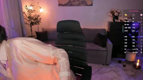 Snapshot of vikibellson chatting on 03/29/26, 07:03 Viki Bellson online show from 03/29/26, 07:03