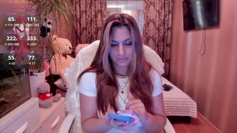 Snapshot of vikilove_ chatting on 07/30/26, 06:56 Victoria online show from 07/30/26, 06:56