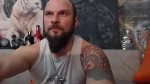 Snapshot of viking_me chatting on 01/18/25, 08:30 viking online show from 01/18/25, 08:30