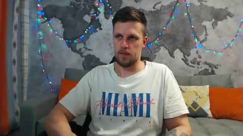 Snapshot of vikingchrisss chatting on 12/23/24, 11:25 vikingchrisss online show from 12/23/24, 11:25