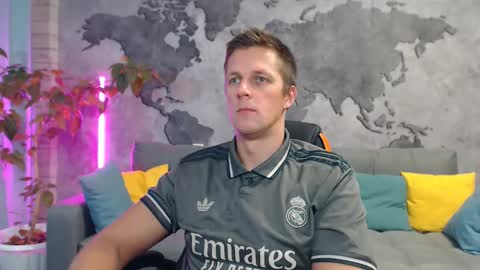 Snapshot of vikingchrisss chatting on 11/09/25, 10:57 vikingchrisss online show from 11/09/25, 10:57