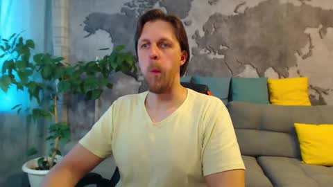 Snapshot of vikingchrisss chatting on 04/19/26, 08:35 vikingchrisss online show from 04/19/26, 08:35