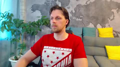 Snapshot of vikingchrisss chatting on 04/21/26, 09:37 vikingchrisss online show from 04/21/26, 09:37