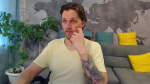 Snapshot of vikingchrisss chatting on 04/26/26, 08:45 vikingchrisss online show from 04/26/26, 08:45