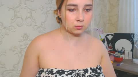 Snapshot of vikiwaitingforyou chatting on 05/24/26, 12:10 Vitoria online show from 05/24/26, 12:10
