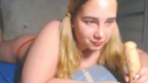 Snapshot of vikiwaitingforyou chatting on 07/20/26, 04:27 Vitoria online show from 07/20/26, 04:27