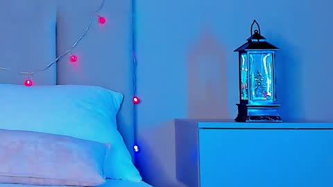 VIKKI online show from 12/19/24, 07:40