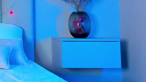 VIKKI online show from 02/16/25, 06:21