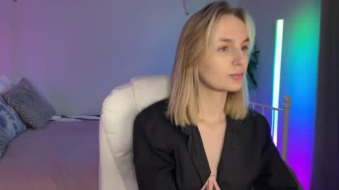Vikky online show from 05/13/26, 12:41
