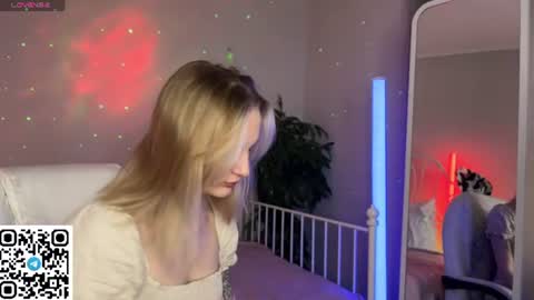 Vikky online show from 06/11/26, 12:43