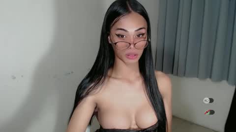 vikkylustfull online show from 01/30/25, 03:33