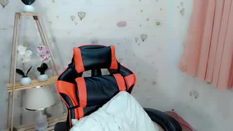 vikkylustfull online show from 10/25/25, 05:04