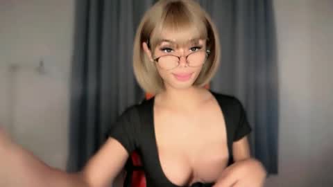 vikkylustfull online show from 06/17/26, 05:47
