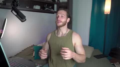 Snapshot of viktor_secret chatting on 09/28/25, 04:18 fansly VITEKsecret online show from 09/28/25, 04:18