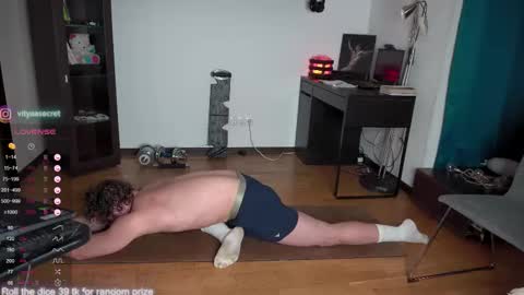 Snapshot of viktor_secret chatting on 10/25/25, 04:09 fansly VITEKsecret online show from 10/25/25, 04:09