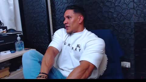 Viktor Herrera online show from 01/26/25, 05:02