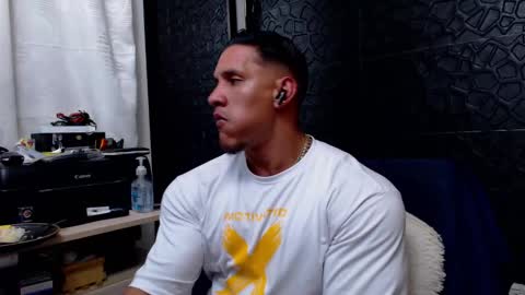 Viktor Herrera online show from 02/06/25, 02:44