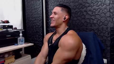 Viktor Herrera online show from 02/14/25, 06:40