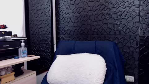 Viktor Herrera online show from 02/15/25, 07:06