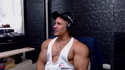 Viktor Herrera online show from 03/04/25, 07:11