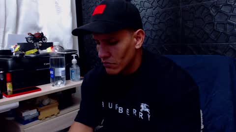 Viktor Herrera online show from 03/08/25, 01:17