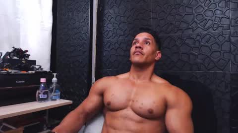 Viktor Herrera online show from 09/08/25, 04:50