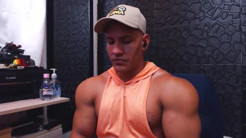 Viktor Herrera online show from 09/28/25, 01:38