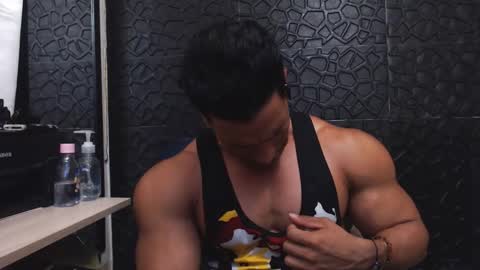 Viktor Herrera online show from 10/06/25, 04:15