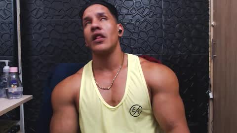 Viktor Herrera online show from 10/11/25, 05:22