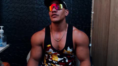 Viktor Herrera online show from 11/12/25, 02:28