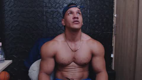 Viktor Herrera online show from 12/15/25, 10:41