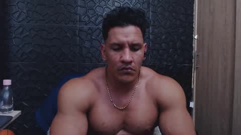 Snapshot of viktorherrera chatting on 12/16/25, 03:22 Viktor Herrera online show from 12/16/25, 03:22