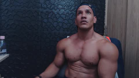 Snapshot of viktorherrera chatting on 12/22/25, 09:23 Viktor Herrera online show from 12/22/25, 09:23