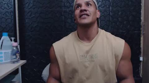 Snapshot of viktorherrera chatting on 01/08/26, 03:09 Viktor Herrera online show from 01/08/26, 03:09