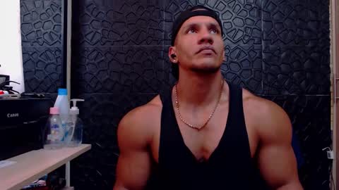 Snapshot of viktorherrera chatting on 02/13/26, 04:47 Viktor Herrera online show from 02/13/26, 04:47