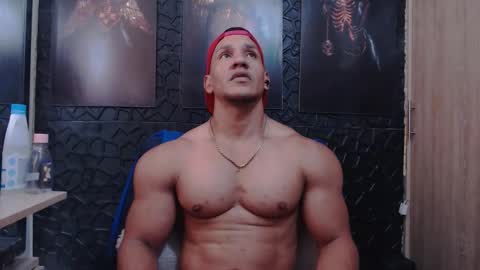 Snapshot of viktorherrera chatting on 03/07/26, 05:21 Viktor Herrera online show from 03/07/26, 05:21