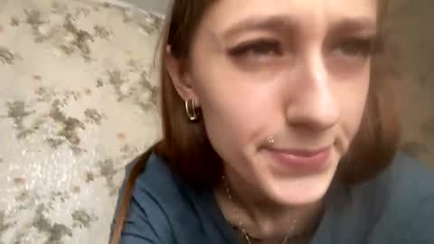 Snapshot of viktoria9898 chatting on 12/18/24, 10:08 Sweett online show from 12/18/24, 10:08