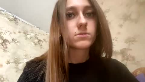 Snapshot of viktoria9898 chatting on 12/23/24, 10:21 Sweett online show from 12/23/24, 10:21